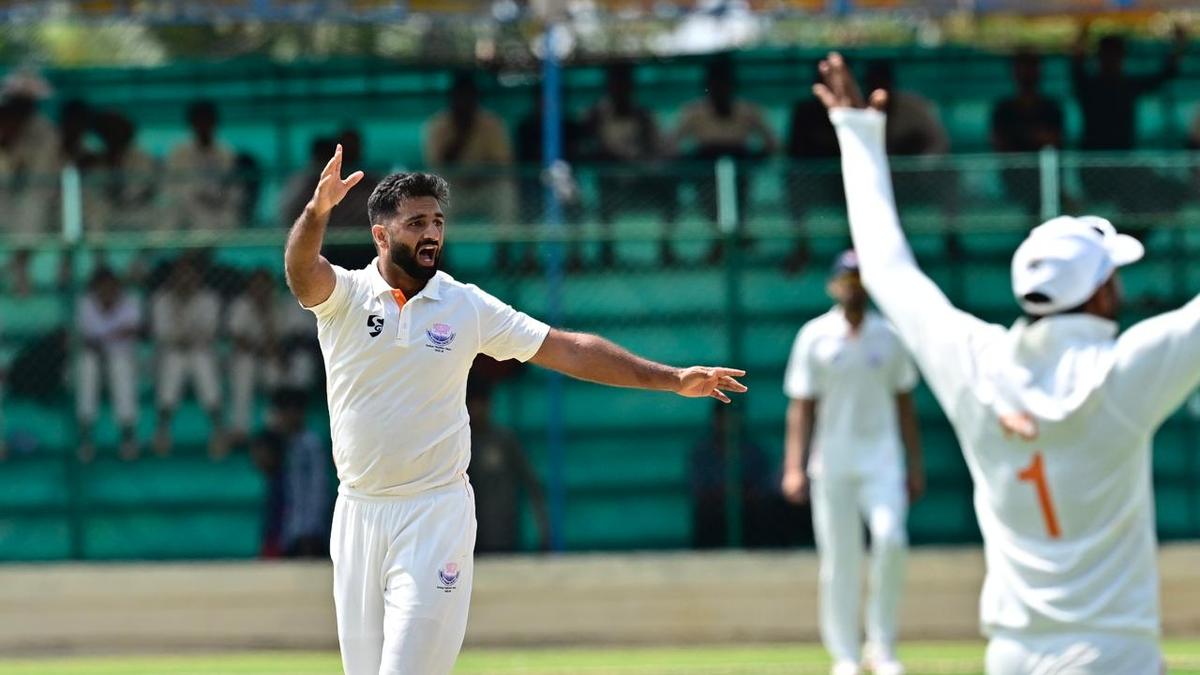 Ranji Trophy Final Day 4 Live: J&K's lead by 302 vs Karnataka at lunch; Hassan, Pundir depart early